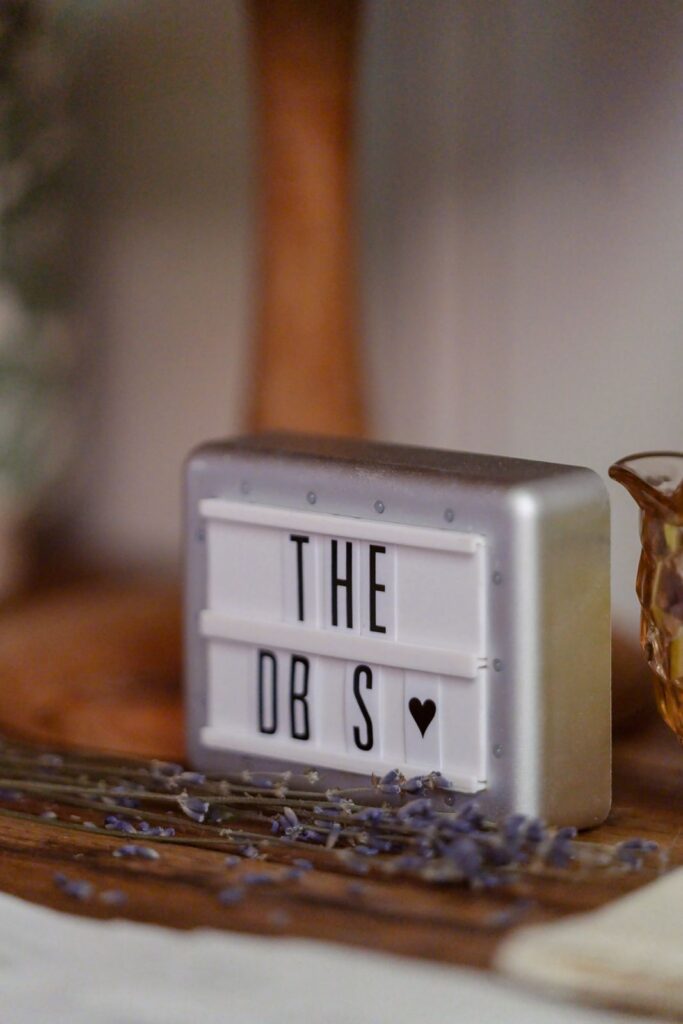 mini message board sign at wedding